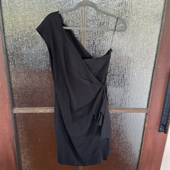 Victoria Beckham Black Asymmetrical Ruffled Cocktail Dress size 6 - Picture 7 of 12